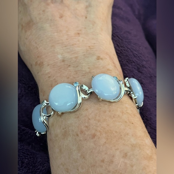 Silver bracelet with light blue opalite stones. 7” long. EUC. - Picture 1 of 9